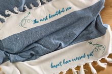 Load image into Gallery viewer, Idea regalo telo boho Baudelaire blu petrolio