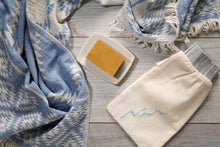 Load image into Gallery viewer, Beauty box kilim light blue