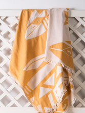 Load image into Gallery viewer, Telo mare in cotone Fish senape