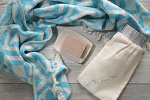 Load image into Gallery viewer, Beauty box tulip turquoise