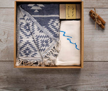 Lade das Bild in den Galerie-Viewer, Beauty-Box Kilim Blau