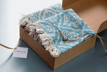 Lade das Bild in den Galerie-Viewer, Geschenkidee: Set aus 2 Handtüchern im Barock-Stil, Türkis