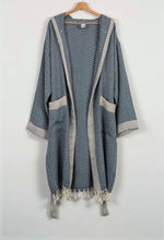 Lade das Bild in den Galerie-Viewer, Blauer und roter Bade-und Morgenmantel