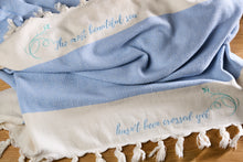 Load image into Gallery viewer, Idea regalo telo boho baudelaire azzurro chiaro
